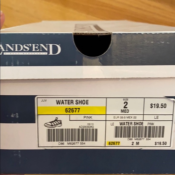 NWT Girl’s Size 2 Water Shoes - Picture 12 of 12